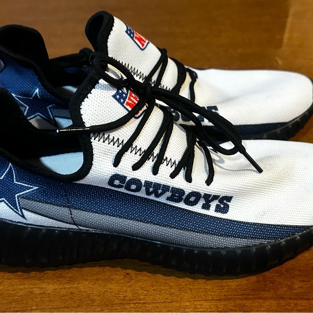 Blue and White Sneakers with Cushioned Sole and Breathable Design